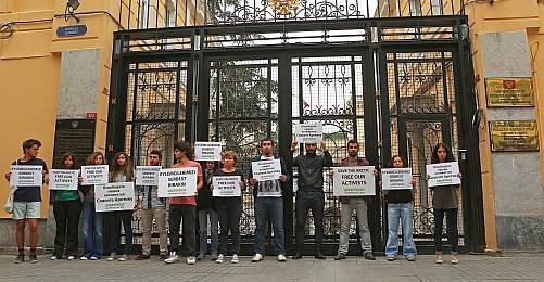 “Rusya Gözaltına Aldığı Eylemcileri Bıraksın”