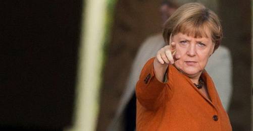 Merkel 5 Sandalyeyle Tek Başına İktidarı Kaçırdı