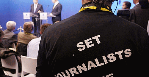 İsveçli Gazeteciden "Gazetecilere Özgürlük" Tişörtü