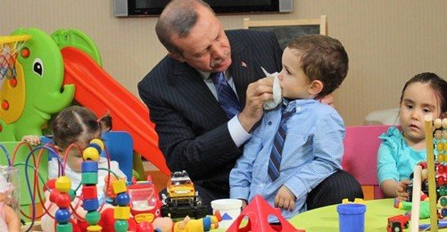 Erdoğan: Oyuncağı Annen mi Kırdı?