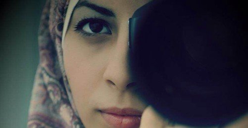 Gazze'nin Tek Kadın Fotomuhabiri Anlatıyor