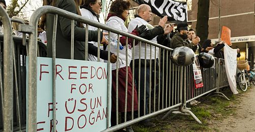Füsun Erdoğan'a Müebbet Hapis Hollanda'da Protesto Edildi