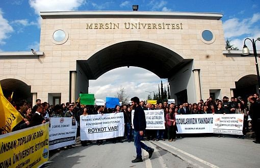 Mersin Üniversitesi'nde Eylem "Çocuklarımızın Yanındayız"