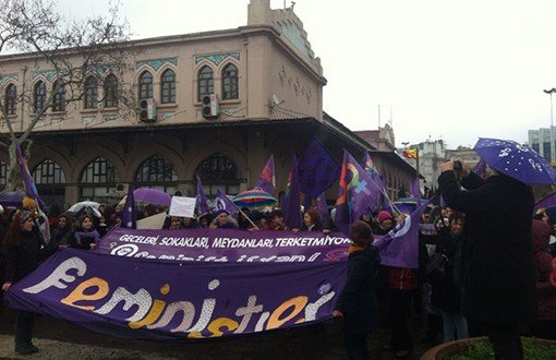 Kadınlar 8 Mart İçin Kadıköy'deydi