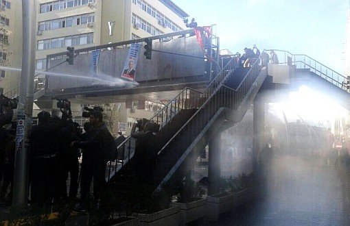 Police Attacks Election Count Crowd in Ankara 