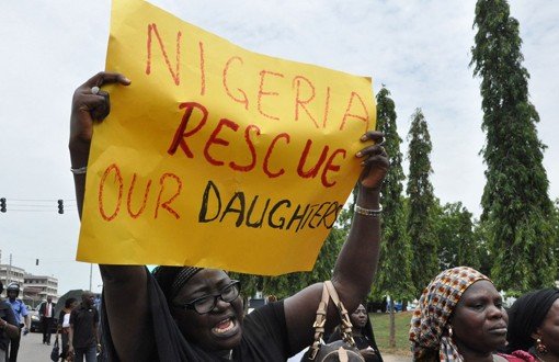 Nijeryalı Kız Çocukları için Dünya Ayakta