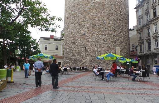 Tea House Invasion in Galata Tower 