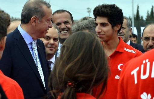 Erdoğan Futbolcuya “Dövmelerini Sil” Dedi