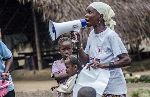 Ebola Kadınları Daha Çok Etkiliyor