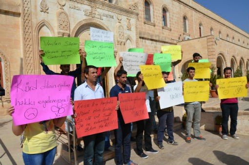 Assignment-Seeking Kurdish Teachers on Strike