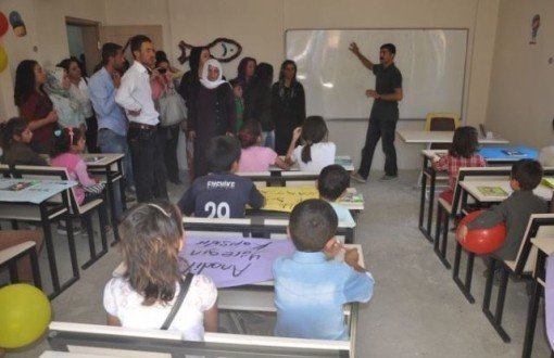 Yüksekova'daki Kürtçe Okulunun Mührü de Kırıldı