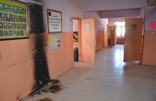 Cizre ve Yüksekova’da 7 Okul Yakıldı