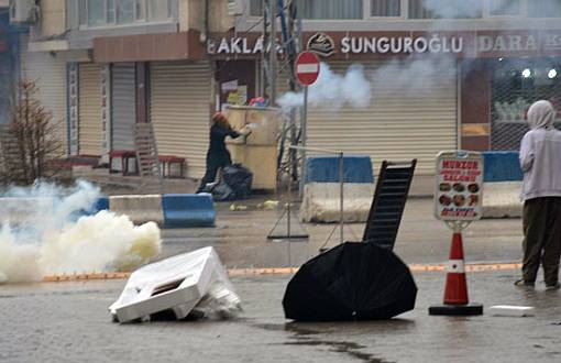 İki Kentte Kobane’yle Dayanışma Yürüyüşüne Polis Saldırdı