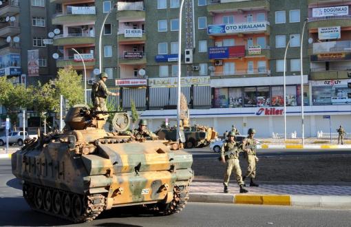 Diyarbakır’da Sokağa Çıkma Yasağı Uzatıldı, Okullar Tatil, Uçuşlar İptal