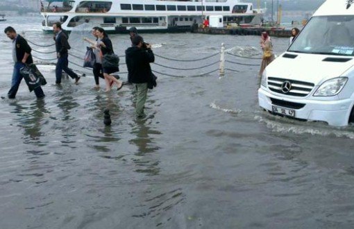 İstanbul'da Fırtına ve Yağış Uyarısı