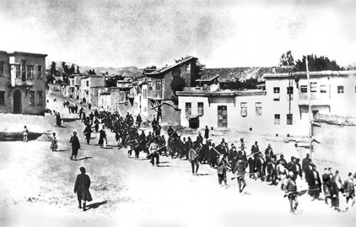 1915'e Giden Yolda Toprak, Mal Gaspları ve Van Direnişi