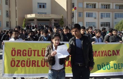 Öğrenciler, Arkadaşlarının Tutuklanmasını Protesto Etti   