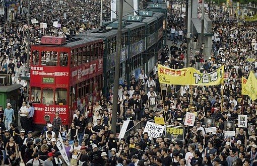 Hong Kong Protesto Liderleri Teslim Olacak