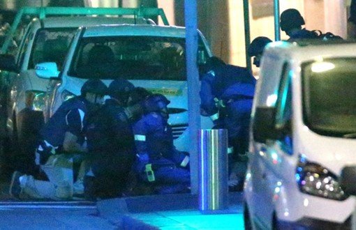 Sydney'de Kafe Baskınında Saldırgan ve İki Rehine Öldü