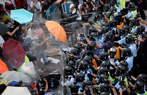 Hong Kong’da Direniş Bitti, Basın Özgürlüğü Yaralı