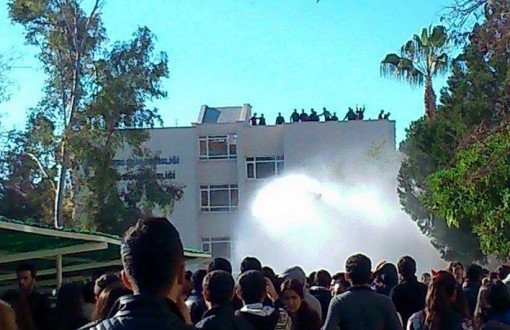 Çukurova Üniversitesi'nde Roboski Anmasına Polis Saldırısı