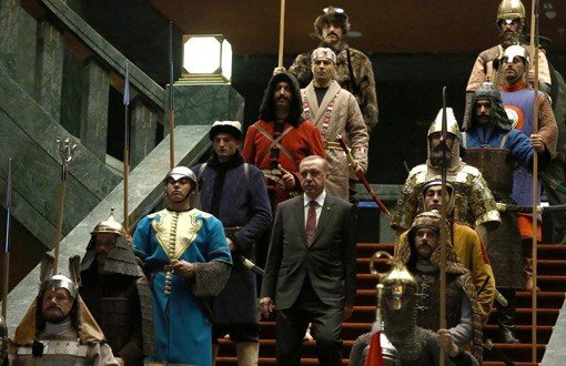 Demirtaş: Erdoğan da Deli İbrahim Gibi Giyinebilirdi