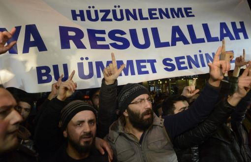 Cumhuriyet Gazetesini Protesto Ettiler