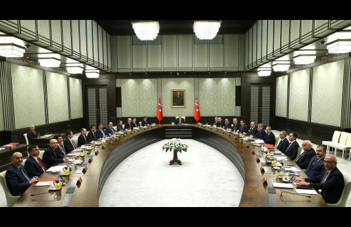 Erdoğan Başkanlığında Sekiz Buçuk Saatlik Bakanlar Kurulu Toplantısı