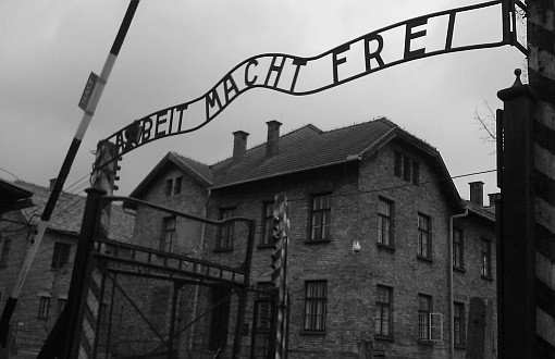 Her Yıl Daha da Önemli: Holokost Anma Günü
