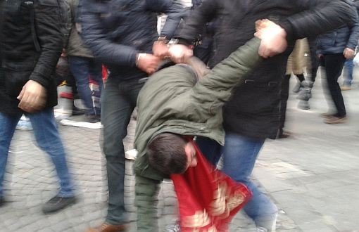 Kadıköy’de Polisten Stantlara Saldırı, Basına Engel