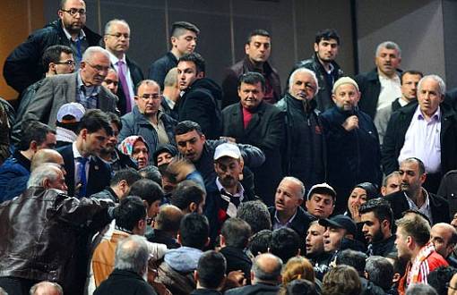 AKP Kongresinde Pankart Açan Gençler Hapiste