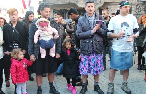 Etekli Erkekler Özgecan İçin Taksim'e Yürüdü
