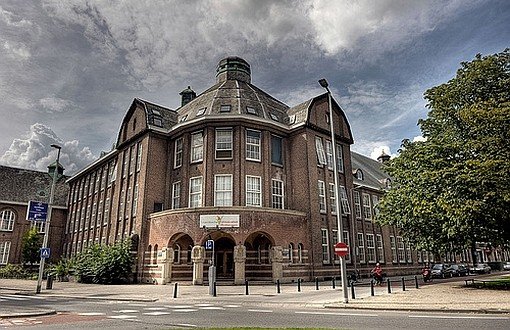 Hollanda’da İslam Üniversitesi Rektörü Tartışılıyor