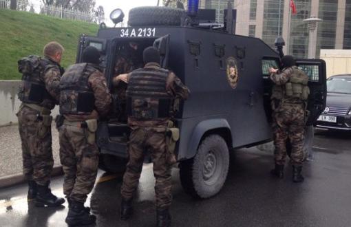 Prosecutor Held As Hostage in Istanbul Courthouse 