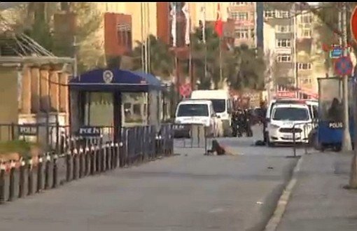 Clash Outside Istanbul Police Headquarters 