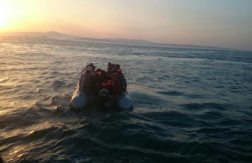 300 Mülteciyi Taşıyan Tekne Battı