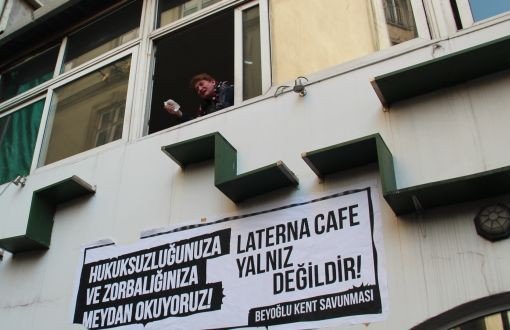 Afet Yasası 30 Yıllık Laterne Kafe'yi Boşalttı