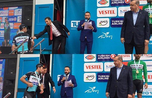 Erdoğan'ın Konuşması Uzayınca Podyumdan İnmek İstedi, Engellendi