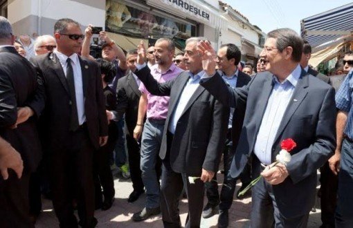 Kıbrıs'ta Liderler Barış Kahvesi İçti
