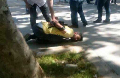 Polis Gezi Parkı'nda Gazeteci Darp Etti