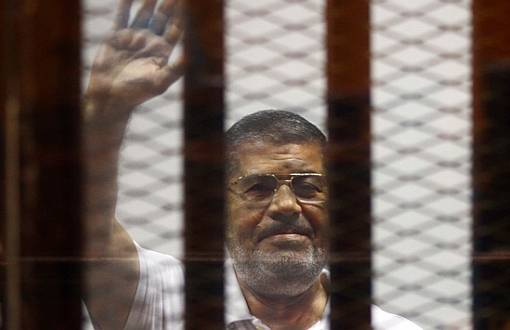 Mursi’ye Bir İdam, Bir Müebbet Cezası