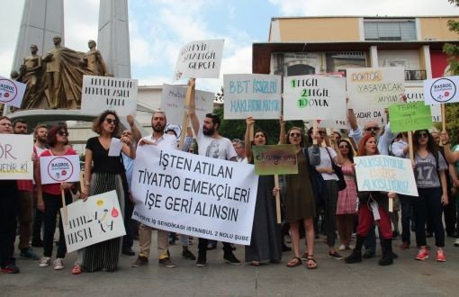 Tiyatro Emekçileri Bakırköy Belediyesi Önünde “İşsizce Alkışladı”