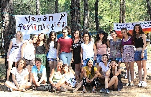Akkuyu'da Vegan Feminist Kampa Davetlisiniz
