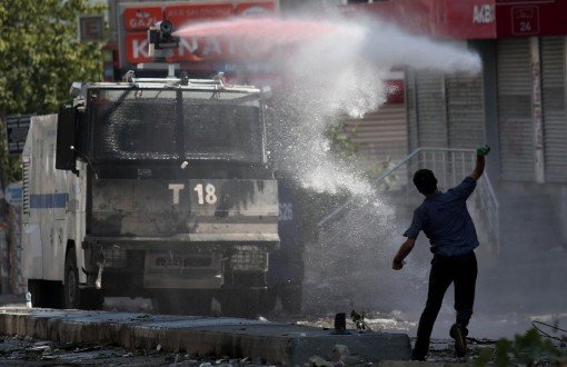 Gazi Mahallesi'nde Cemevi Ablukası; Bir Polis Öldü, İki Kişi Yaralı