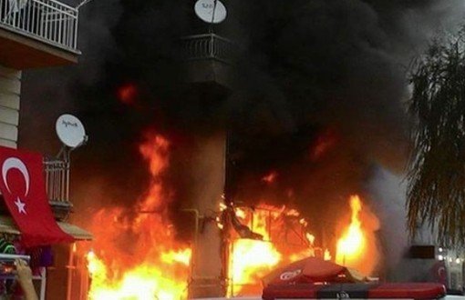 Kırşehir'de HDP Binasına Saldırı, Saldırganlar Dört İşyerini Yaktı
