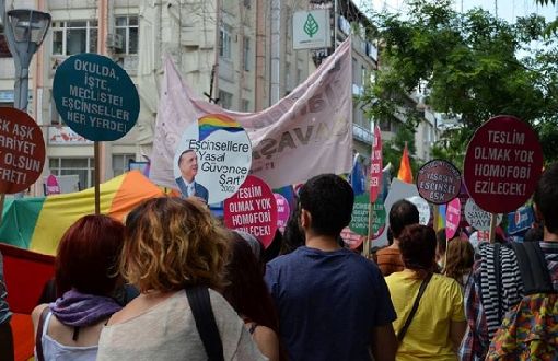 2001’den 2015’e AKP’in LGBTİ Tarihi