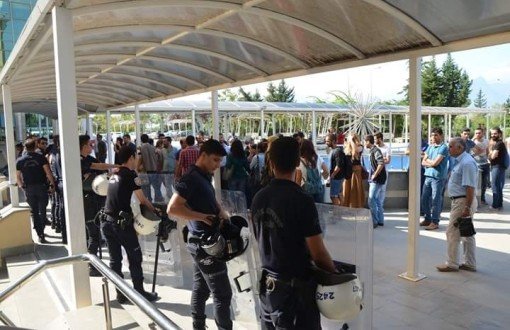 Antalya'da 11 Kişi Tutuklandı, Suçlama Halay Çekmek