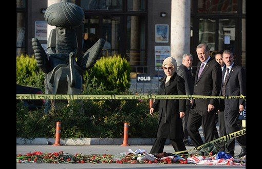 Cumhurbaşkanı Erdoğan Patlamanın Olduğu Yere Karanfil Bıraktı