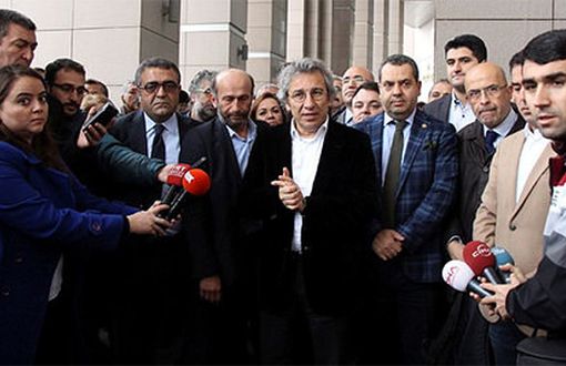 Journalists Can Dündar, Erdem Gül Arrested