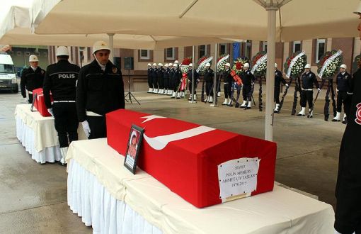 Diyarbakır'da Öldürülen İki Polis Törenle Uğurlandı